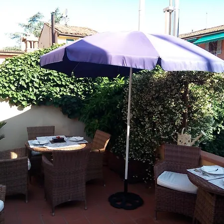 Palazzo Trevi Charming House 住宿加早餐酒店