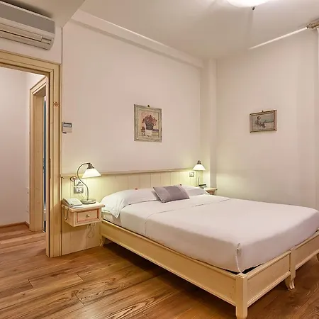 Oda ve Kahvaltı Palazzo Trevi Charming House Bolonya