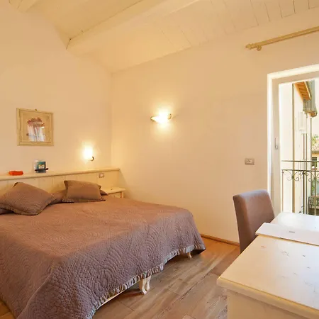 Palazzo Trevi Charming House 3*