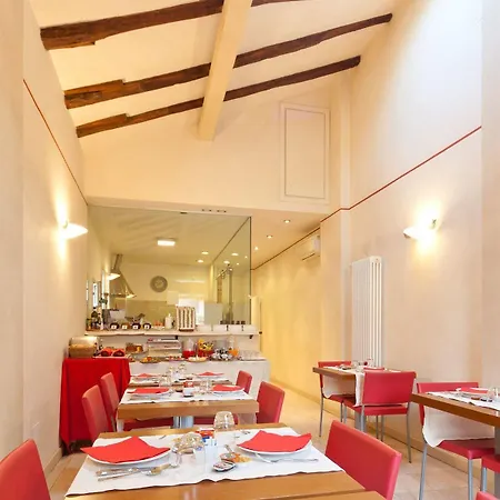 Oda ve Kahvaltı Palazzo Trevi Charming House Bolonya