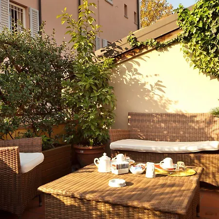 Palazzo Trevi Charming House 住宿加早餐酒店