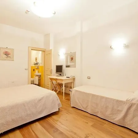 Palazzo Trevi Charming House 3* Bolonya