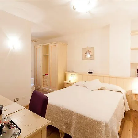 Palazzo Trevi Charming House 3* بولونيا