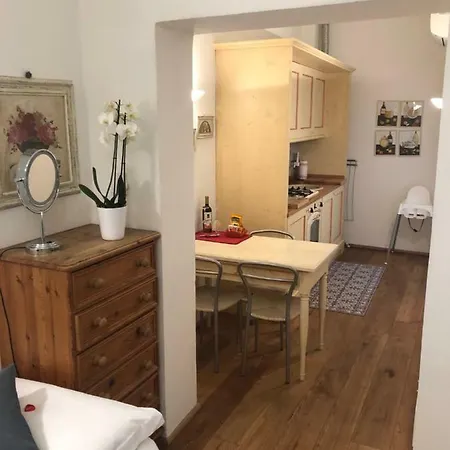 Palazzo Trevi Charming House 住宿加早餐酒店 3*